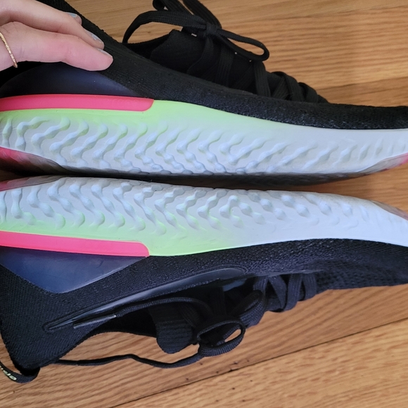 Nike Running Shoe - Picture 3 of 5